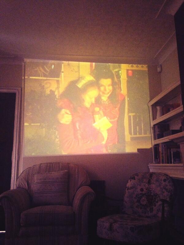 MeCo87's tweet photo. Saturday morning Gilmore Girls time... http://t.co/0dTroWDKQK