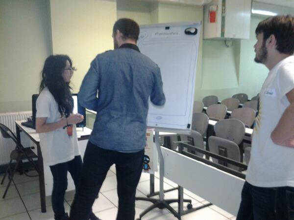 hatscat's tweet photo. Draw My App pour #TizenHackParis, c'est fait !!! ;) http://t.co/9qfPC33qfH