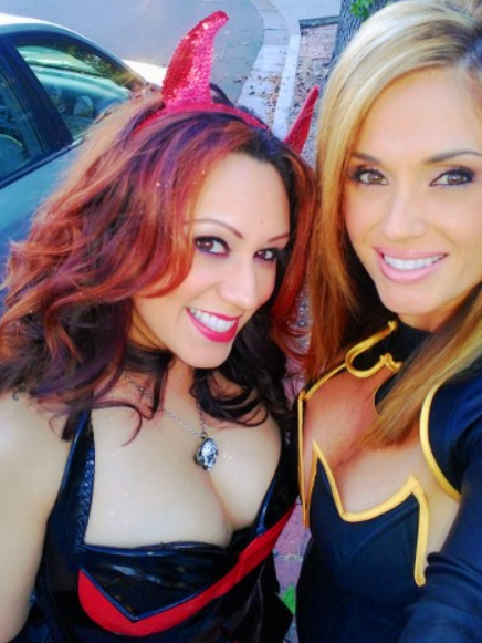 MsJLB79's tweet image. Trouble Maker vs. Problem Solver on our way to work.... #Halloween #Devil #BatBabe