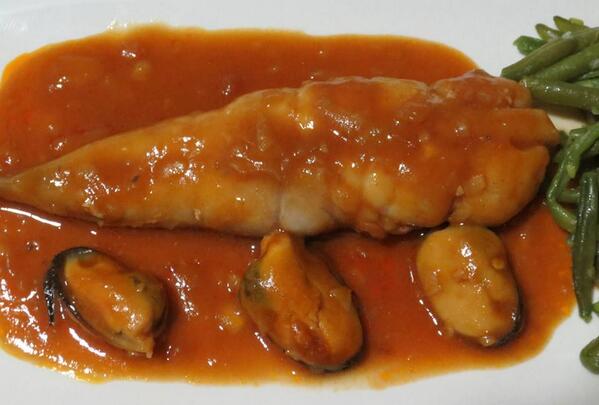 Masktapas's tweet photo. Colita de Rape en Salsa de Mejillones,tapa 3€. http://t.co/RmQI7S6BJD