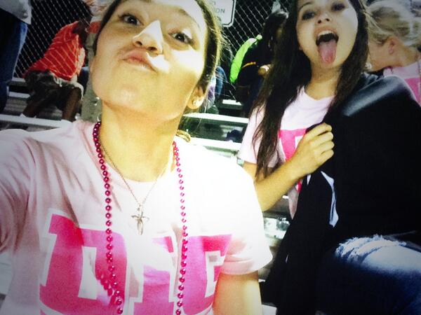 marianbortez's tweet image. #toocutetofunction 😂😂😂 @kay_mills17 @ayee_dianee