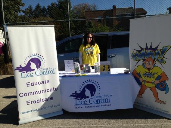 #ileneLiceQueen having fun sharing good #lice prevention tip at Cook Wissahickon K-8 school