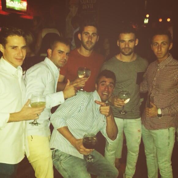 almohano's tweet photo. Q espectaculo de noche, se puede reir uno mas @limarquez1 @pablogal33  @lapulga28 http://t.co/g5lMUxYcS1