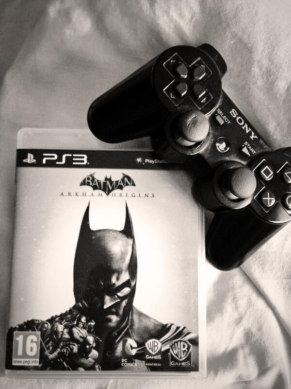 EmzBanos's tweet photo. My life is complete #BatmanArkhamOrigins http://t.co/ZGuGKjCBGt