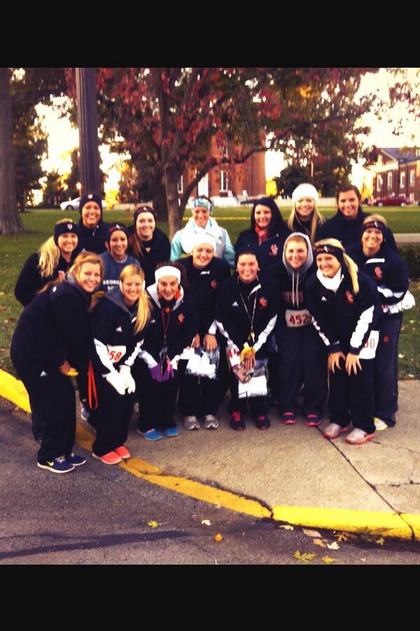 GCSoftballTeam's tweet photo. It was a cold but good morning. The girls got up early for a 5K to support Prevent Child Abuse America! 💙👟⚾️ http://t.co/FvcMCuuqpx