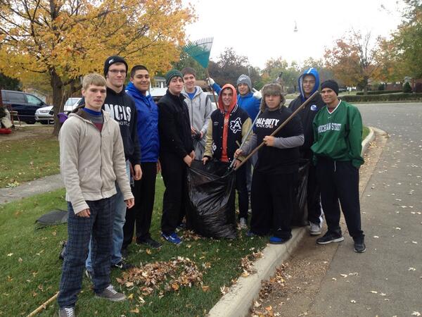 phil_jacobs16's tweet image. Maple Football #RakeADifference