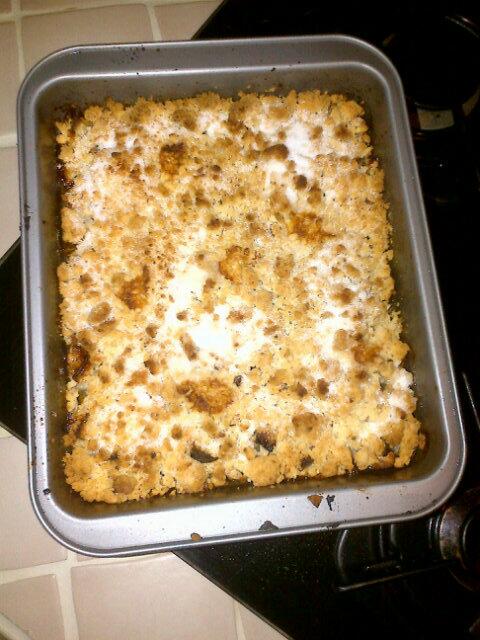 alexandrebIV's tweet photo. Bon petit crumble aux pommes ! http://t.co/b5Nvq44xjb