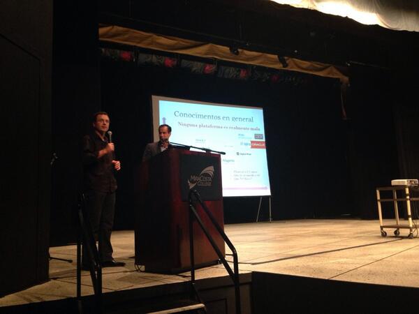 VistaHispano's tweet image. Hablando del E-Commerce #HISCEC #Conectate