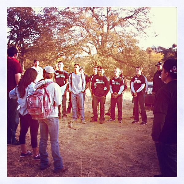 Fresno_State's tweet photo. #FresnoState students spending day volunteering @ Sierra Foothill Conservancy. #mdday13 #FresnoStateServes http://t.co/1S62vFDyQC