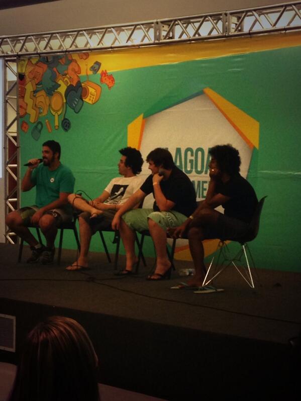 pedroporto's tweet image. ouvindo @ivoneuman @naosalvo @luide e @ianblack falando sobre a dominação mundial pelo universo Não Salvo. #ASM2013