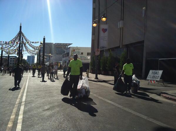 GeminiPSTweets's tweet image. The #NothingWasted team is moving at full speed today for the @LifeIsBeautiful Festival #LessTrashMoreFun