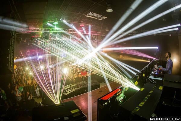 ZeddMx's tweet photo. #ElectroMeetConZedd PORQUE SU SHOW ESTARA IMPRESIONANTE .... http://t.co/iYHMOPe8RR