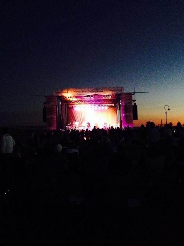 BayBridgeFest's tweet photo. There's nothing like #BayBridgeFest and Terrance Simien to light up the sky at dusk! http://t.co/zyZtm3TvXb