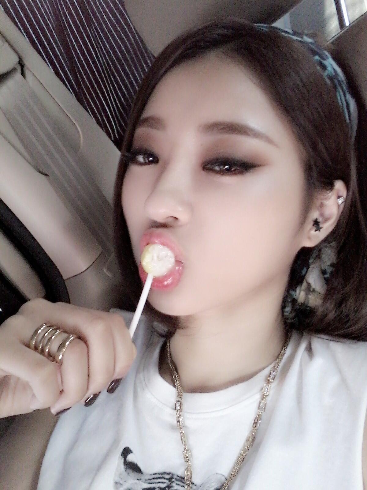 BXira8CCIAAAhk4.jpg:large