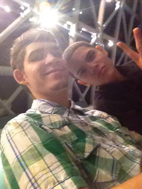 RodzIsa's tweet image. Estos jevos son hermosos
#comolahermana