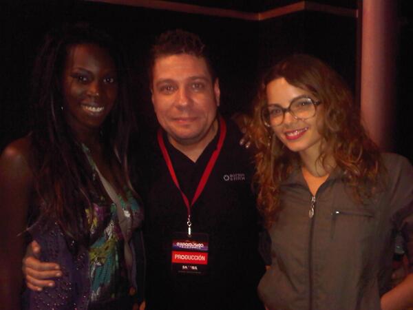 Con las talentosas solistas de <a href="/TragavenaoAfro/">Tragavenao</a> poniéndole el picante afro-beat a <a href="/expomusicavzla/">expomusicavenezuela</a> 20 Pts!
