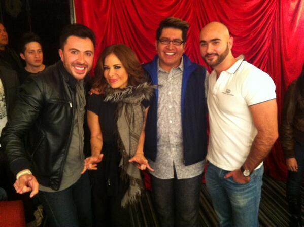 Con <a href="/gloriatrevi/">GloriaTrevi</a> al final de su victorioso show en el Teatro Metropolitan.