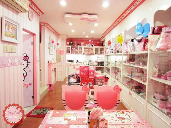 FooGoo_ID's tweet image. Temukan Kafe serba HELLO KITTY hanya di: Metro Broadway PIK, Jakarta Utara. 

*RT* buat tmn2 kamu yak!