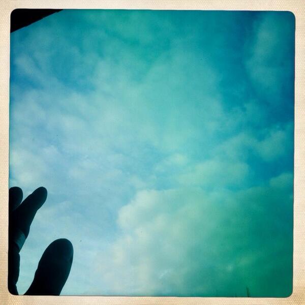 robertosaviano's tweet image. "E poi non sapevo più cosa guardare e guardai il cielo". Italo Calvino