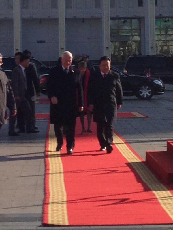 ClevrU's tweet photo. @ggDavidJohnston accompanies President Elbegdorj of Mongolia to inspect the Guards during welcoming ceremony. http://t.co/fdZ8S1ezxT