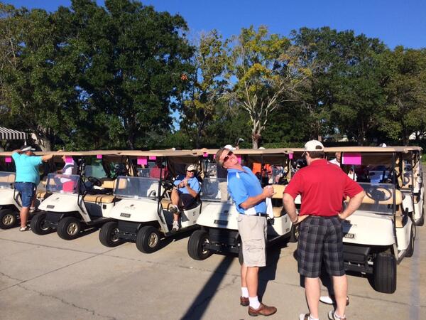 TobySensus's tweet photo. Beautiful day for golf!! l #UC2013 http://t.co/0QqhelTNZo
