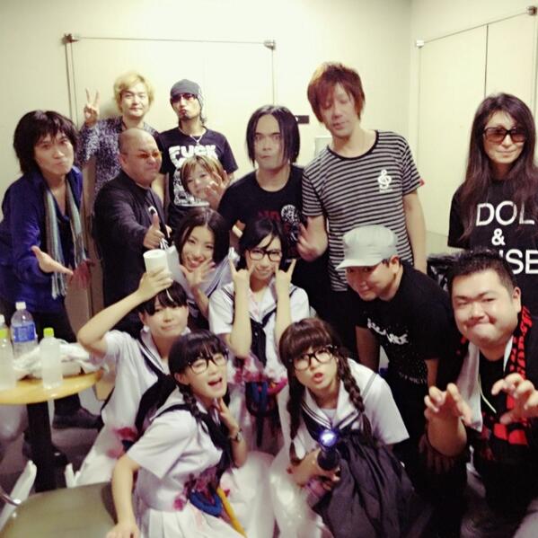 BiS階段 ソウルフラワーBiS階段 、最高に最高に楽しかったです。本当に。幸せでした。忘れていたものを思い出しました。満月の夕で涙し海行かばで弾けました。SFUさん、非常階段さんありがとうございました!SFUとFSU……似てる!! http://t.co ...