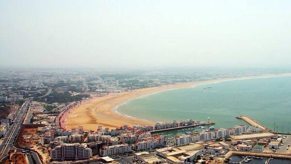 fatty_ma00's tweet image. I live here NOT in the desert...africa isnt just animals and hot weather! So stop #hoii