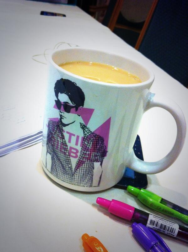 Study sesh 📙📘📗with Biebs and a cup of tea ☕️