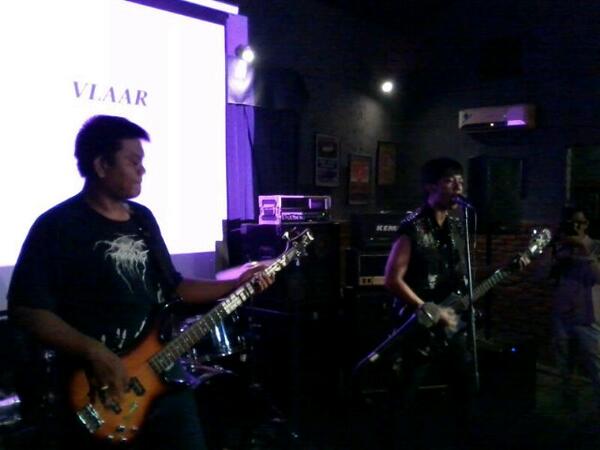 Terimakasih bvat mister @Kelakardewa vntvk kesempatan bvat kami tmpil diacara svnatannya <a href="/primitifzine/">Primitif Zine</a>