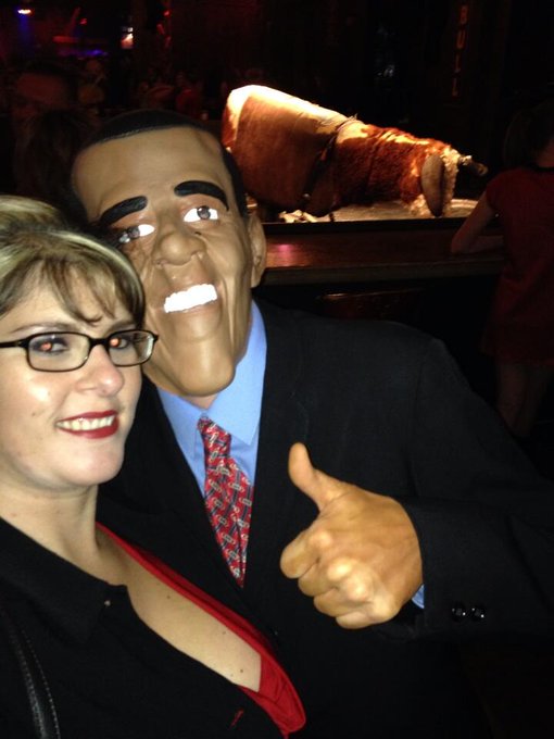 Looking very presidential. Palin-Obama 2016!!!  LOL http://t.co/ZuE9xKdzGb