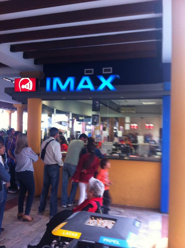 agrande7's tweet photo. Viendo como t trata la taquillera del Plaza Mayor, no me extraña q la gente no venga al cine http://t.co/AIkUCEgXb1