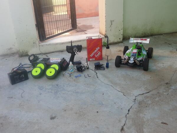cachimbavva's tweet photo. Se vende hypper 8, 5 seminuevo con todos sus acesorios por favor retwitearlo gracias http://t.co/BRxfAqZiVC