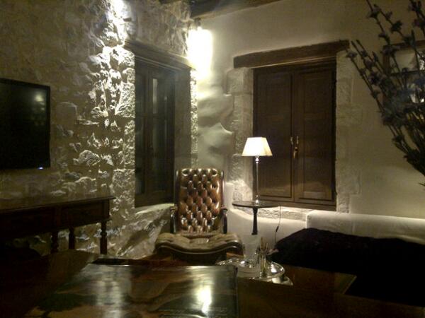 katerina tragas tweet media