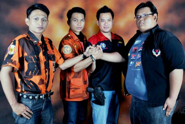 “<a href="/Darwindarmawan/">Darwin Darmawan</a>: #harisumpahpemudah #dirgahayu #pemudapancasila #54 #SekaliLayarTerkembangSurutKitaBerpantang ”