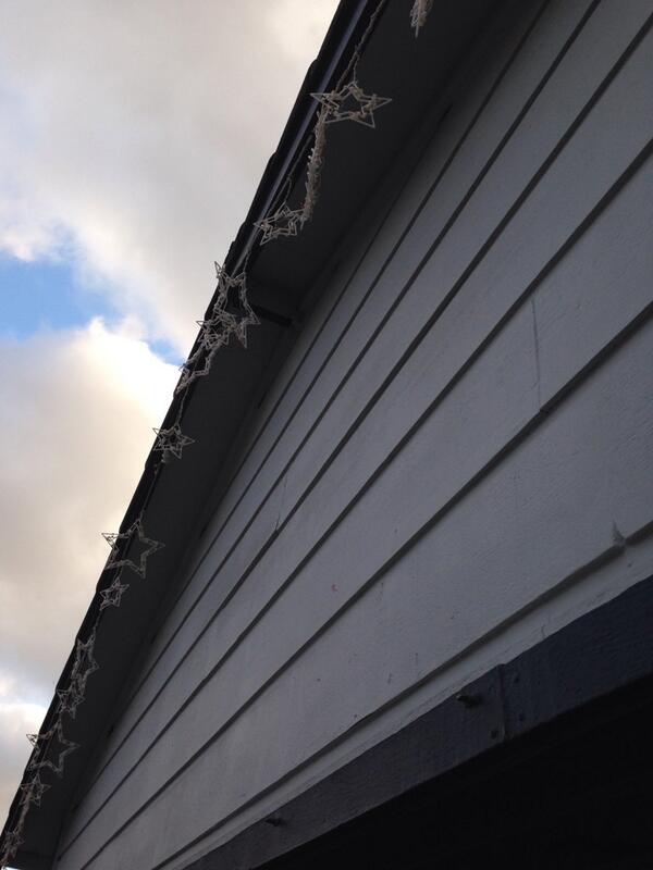 patrickferrer_'s tweet image. My Christmas lights has been on my house for almost a year now. #why #ohwell #almostdecember