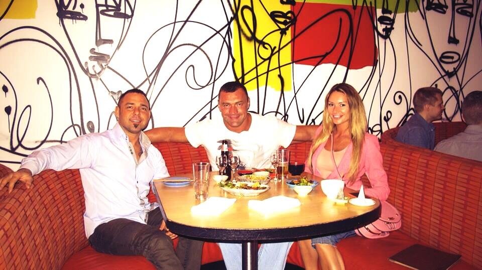 BXng-94IAAAdJqa.jpg:large