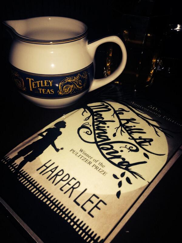 imeeleneval's tweet image. It&apos;s about time for me to finish this book along with my addiction to teas 👌 #readingmode