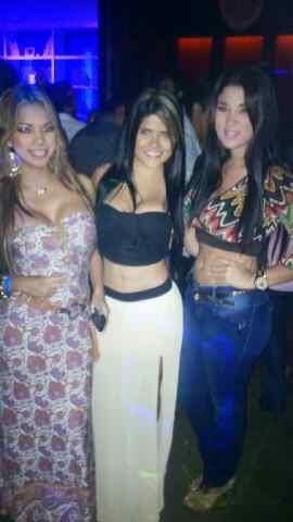 JeiCano's tweet photo. Vallenaticos con mis amis @Carmen_Mautong @lucypexoxa http://t.co/ijnVbw4SVi
