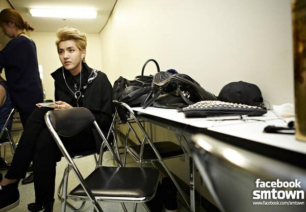 JUNHOE_iKON's tweet photo. (┌','┐) RT @MenfessBaseCamp: Cool Kris http://t.co/P1N34KkSYb