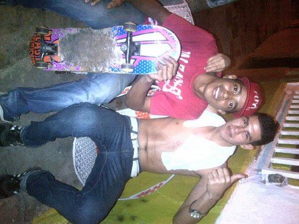 DdjjMalik's tweet photo. simplemente hay que disfrutar los buenos momentos. http://t.co/fwnW4yVwdg