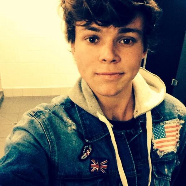 Got a new jacket :D weeeee
Gonna add tonnes of patches too it :) 🎈 x