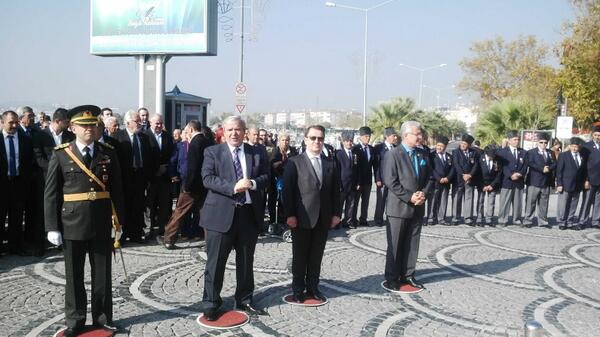 Cumhuriyetimizin 90.Yılında  Atatürk Anıtına çelenk sunma törenindeyiz. Her zaman Cumhuriyetimizin bekçisi olacağız.