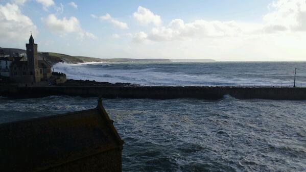 Porthleven Holidays tweet media