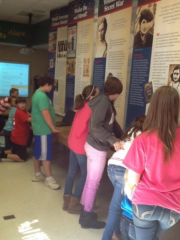 HFESMediaCenter's tweet photo. Terrific exhibit from KSU.  6th grade blogging! http://t.co/T3OEf8J9jq