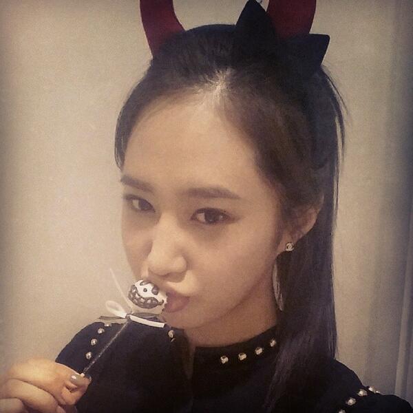 [OTHER][27-11-2013]SELCA MỚI NHẤT CỦA YURI   - Page 13 BXrHRzaIgAA9iHM