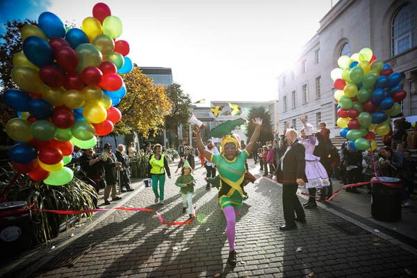 HackneyEmpire's tweet image. Crossing the finish line! @hackneydamedash #DameDash @Katboyce Image credit: @rogerspictures