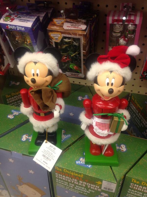Staceves's tweet photo. Soo cute!! I want them!! 🎅 http://t.co/j6paGKMOBE