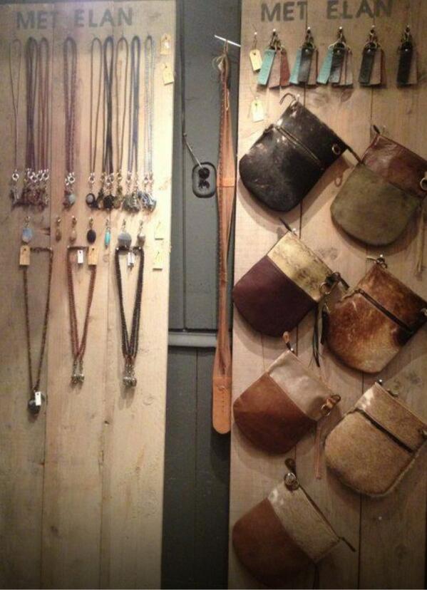 Nieuwe tassen en sieraden van "Met Elan" bij ons in de winkel. 
Stoer met stijl. Kom kijken!