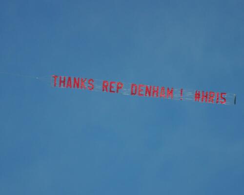 AmericasVoice's tweet image. Our larger-than-life thank you card to @RepJeffDenham! Flying over Modesto a few hrs ago bit.ly/1djck4p