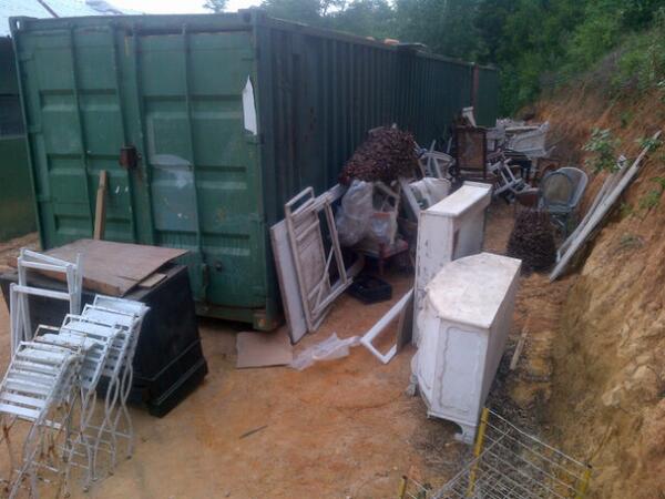 Tuka_Interiors's tweet photo. BIG Container @Tuka_Interiors@PicardiPlace.  So excited! http://t.co/1Y1NQDvVR7